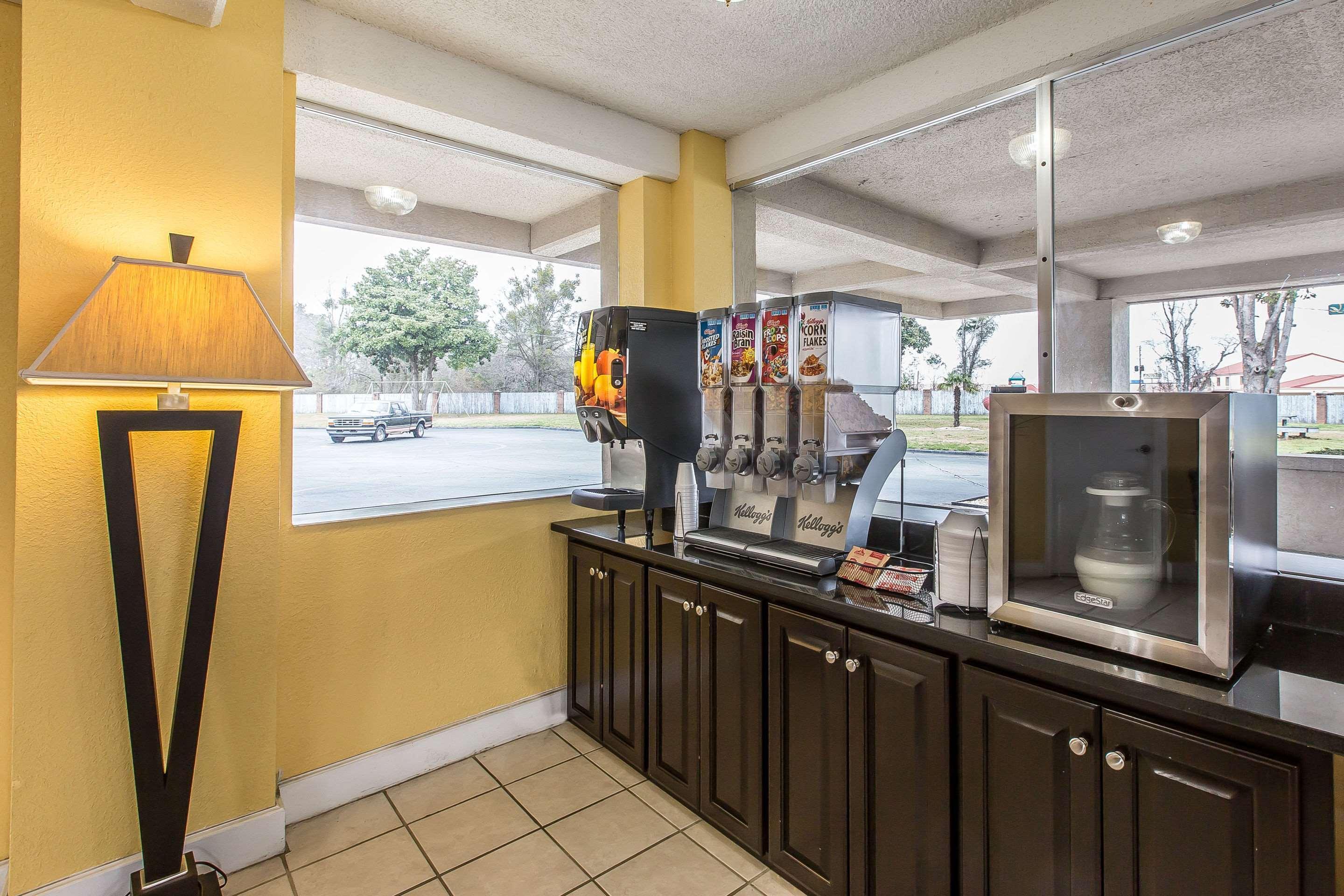 Econo Lodge Byron Luaran gambar