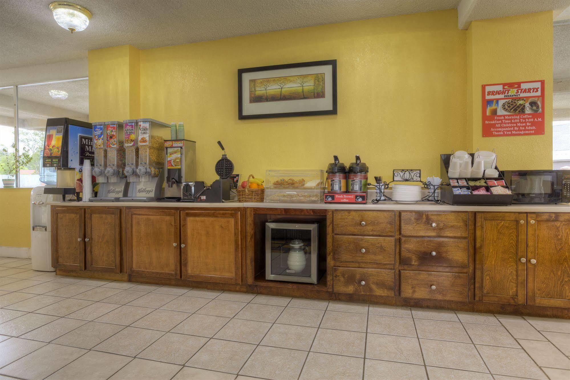 Econo Lodge Byron Luaran gambar